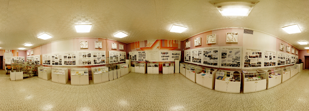 панорама экспозиции Институту 60 лет. 1999 г.1